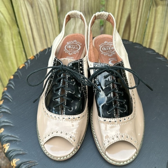 Jeffrey Campbell Berni 2 Color Block Patent Oxford Style Sandals Size 6.5 - Picture 2 of 6